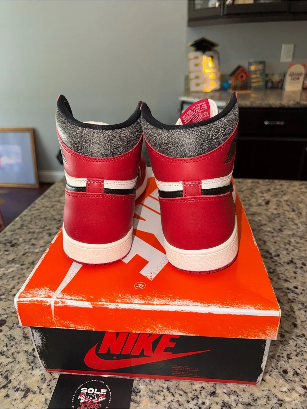 Size 12 Jordan 1 Retro High Chicago Lost & Found SKU DZ5485-612 DS Damaged Box